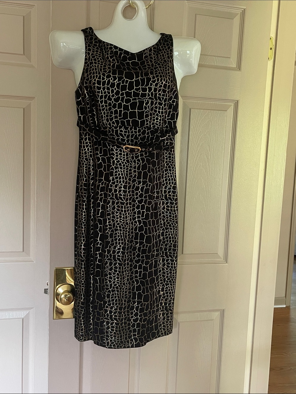 Cache Black and Gold Textured Print Midi Dress with Belt